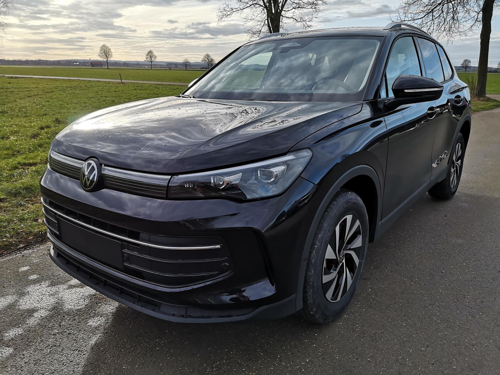 Volkswagen Tiguan 1.5 eTSI 96 kW Life Navi ACC LED AHK 9...