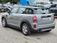 Fahrzeugabbildung Cooper Countryman Essential Trim