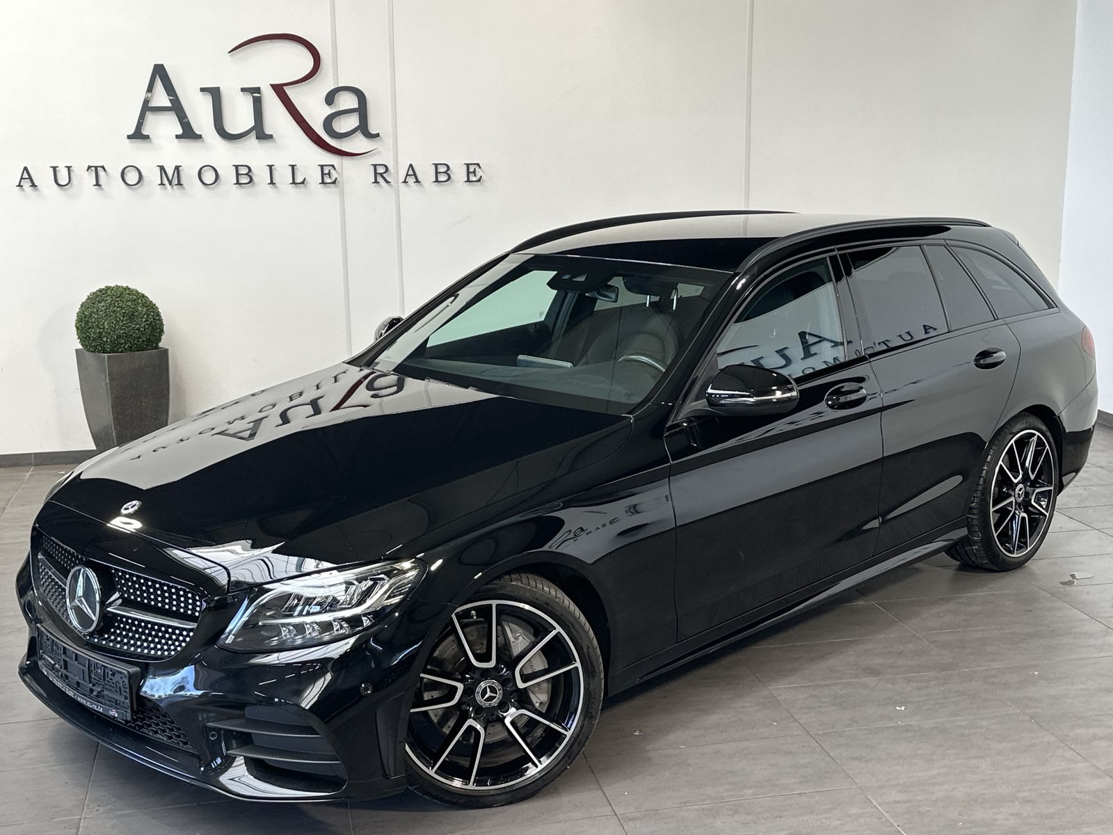 Fahrzeugabbildung Mercedes-Benz C 300 T AMG-Line NAV+LED+CARPLAY+KAMERA+19ZOLL