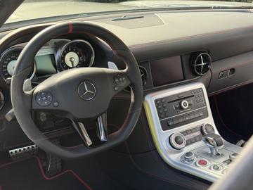 صورة 8 لـ 2014 Mercedes-BENZ SLS AMG