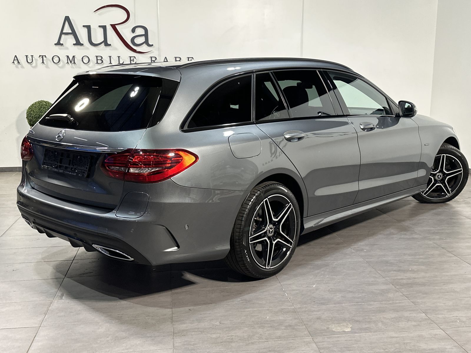 Fahrzeugabbildung Mercedes-Benz C 300de T AMG-Line NAV+LED+KAMERA+ACC+CARPLAY+PP