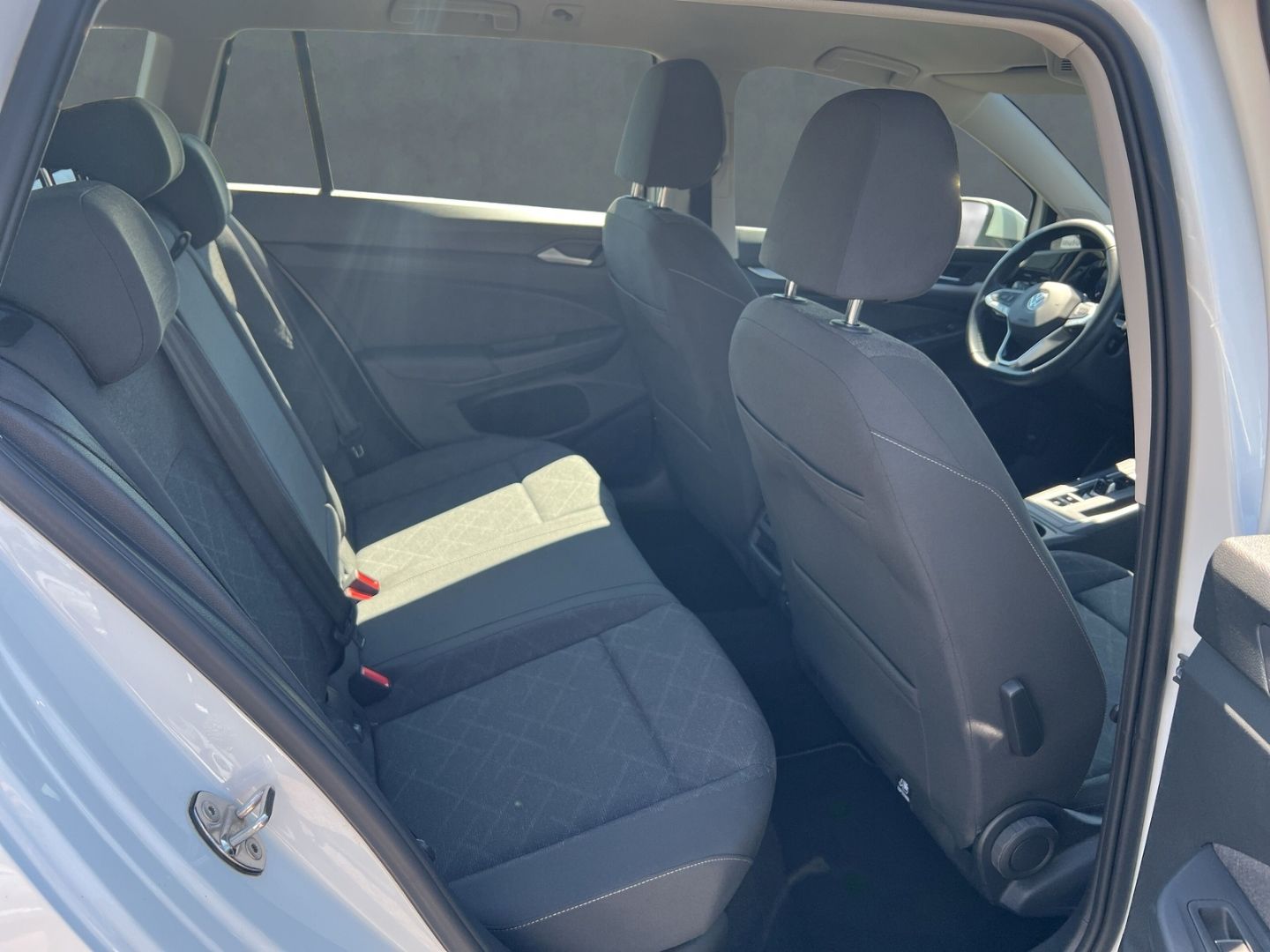 Golf VIII 2.0 TDI Life (EURO 6d) AHK-klappbar Na