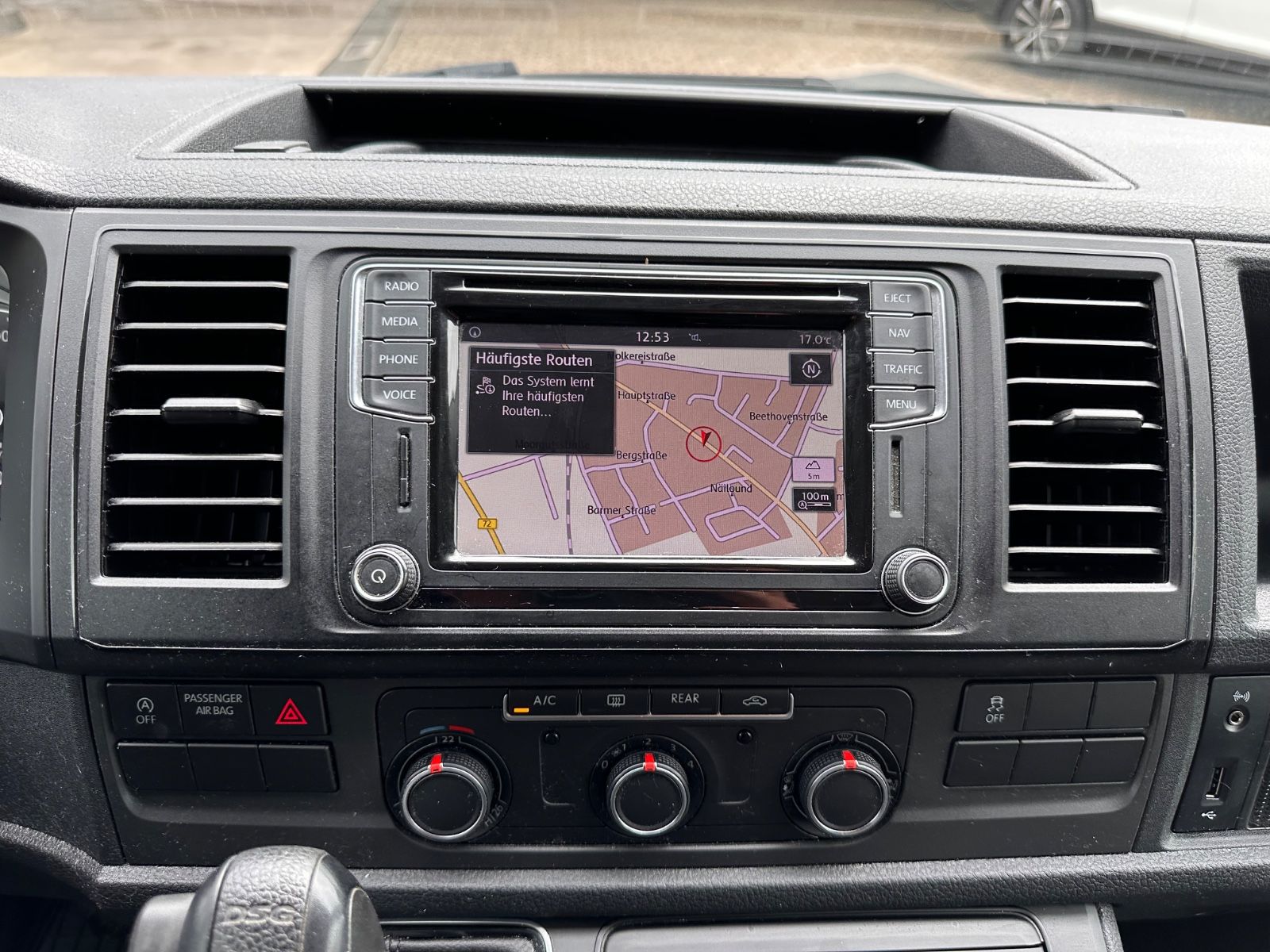 Fahrzeugabbildung Volkswagen T6 Multivan 2.0 TDI 4Motion DSG AHK/Navi/APP