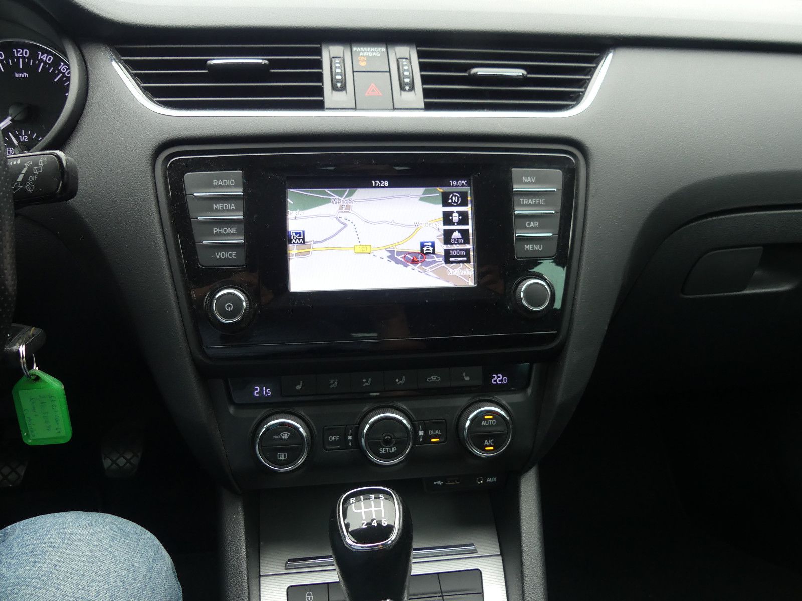 Fahrzeugabbildung SKODA Octavia Combi Elegance 1,4 TSI