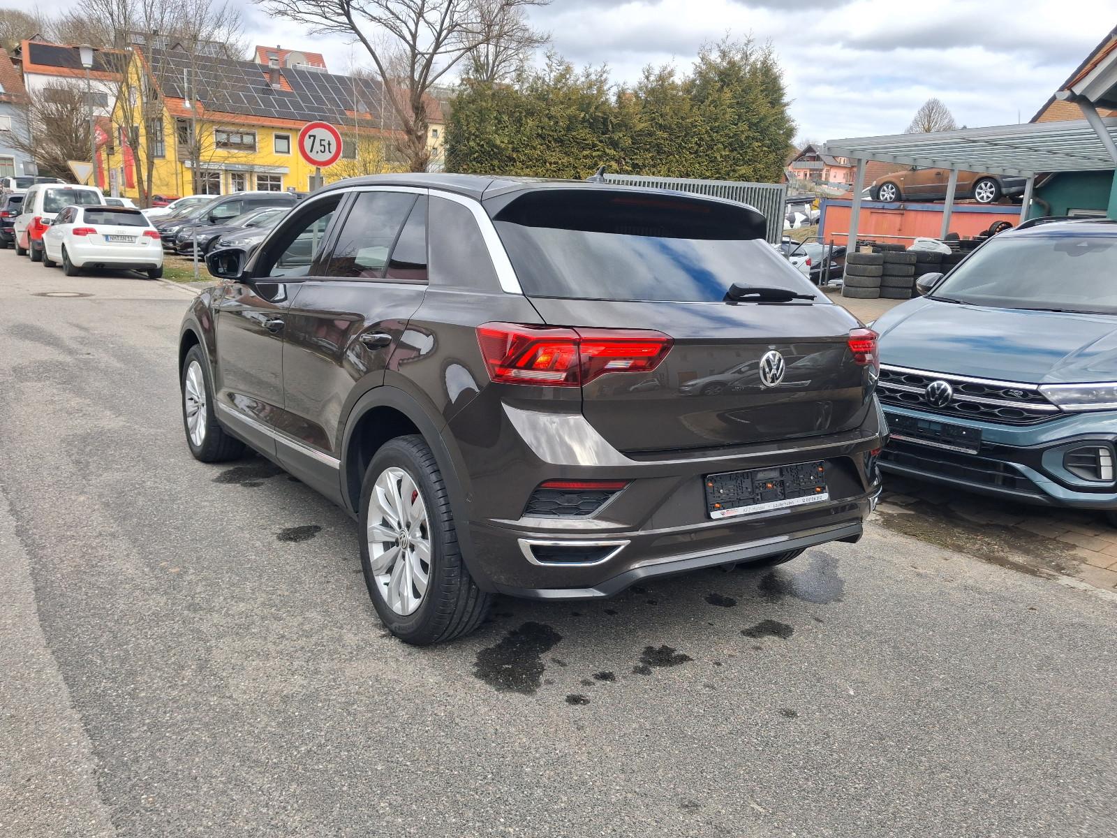 Volkswagen T-Roc 1,5 TSI Sport LED+AHK+KAMERA