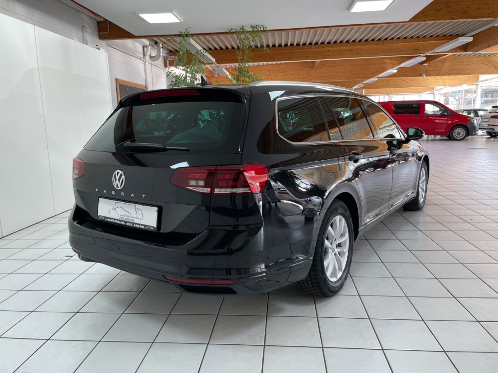 Fahrzeugabbildung Volkswagen Passat Variant Business