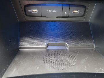Fahrzeugabbildung Hyundai TUCSON 1.6 T-GDI 4WD 48V TREND LED PANO NAVI
