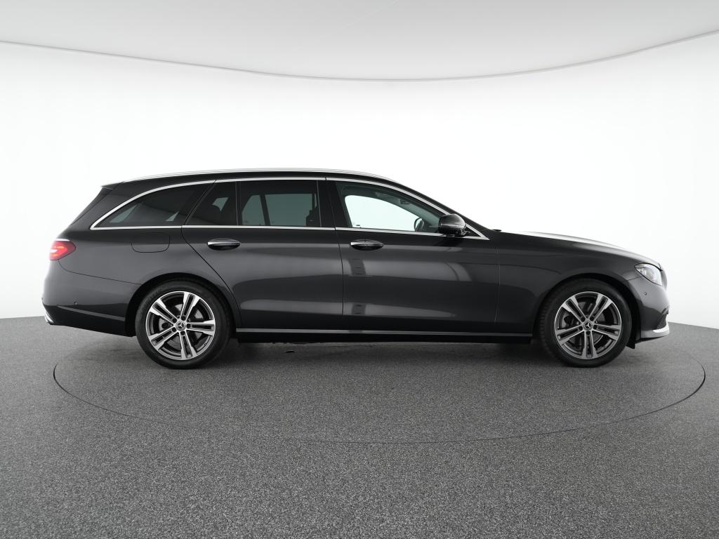 Mercedes-Benz E 220 d 4M T Avantgarde Multibeam HUD Distronic
