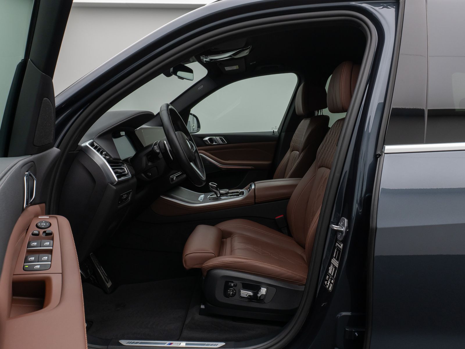 Fahrzeugabbildung BMW X5 xD30d M Sport Laser DAB HiFi AHK DiplayKey