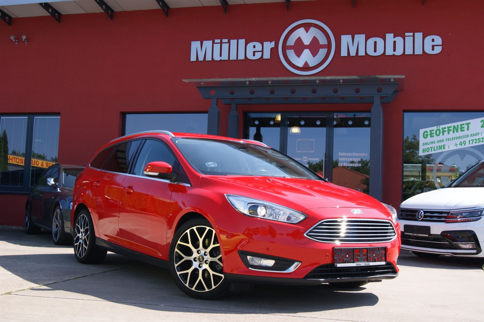 Fahrzeugabbildung Ford Focus Turnier 1.5 Titanium Aut RACEROT ACC STHZG