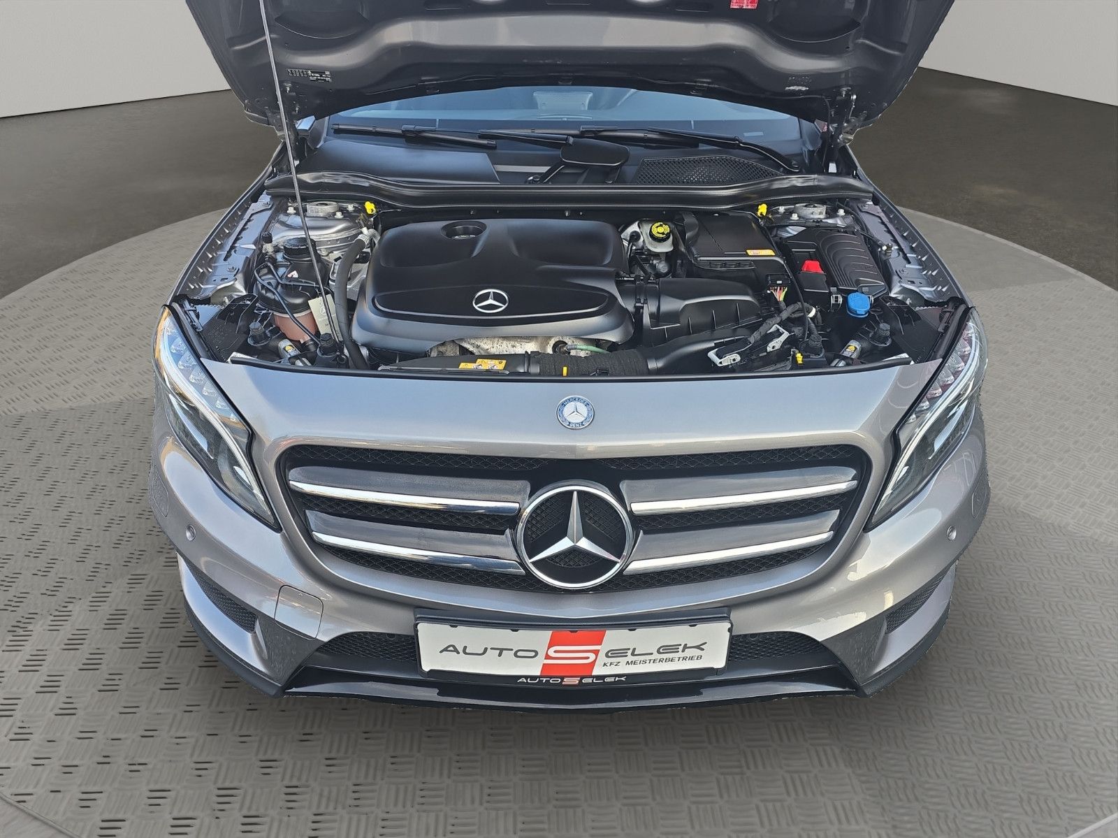 Fahrzeugabbildung Mercedes-Benz GLA 200 GLA Aut. /AMG Line/XENON/NAVI/LEDER/