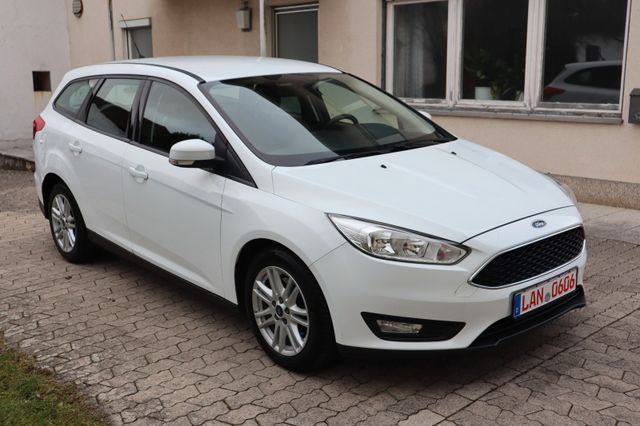 Ford Focus Turnier Business NAVI AHK TEMPOMAT SHZ