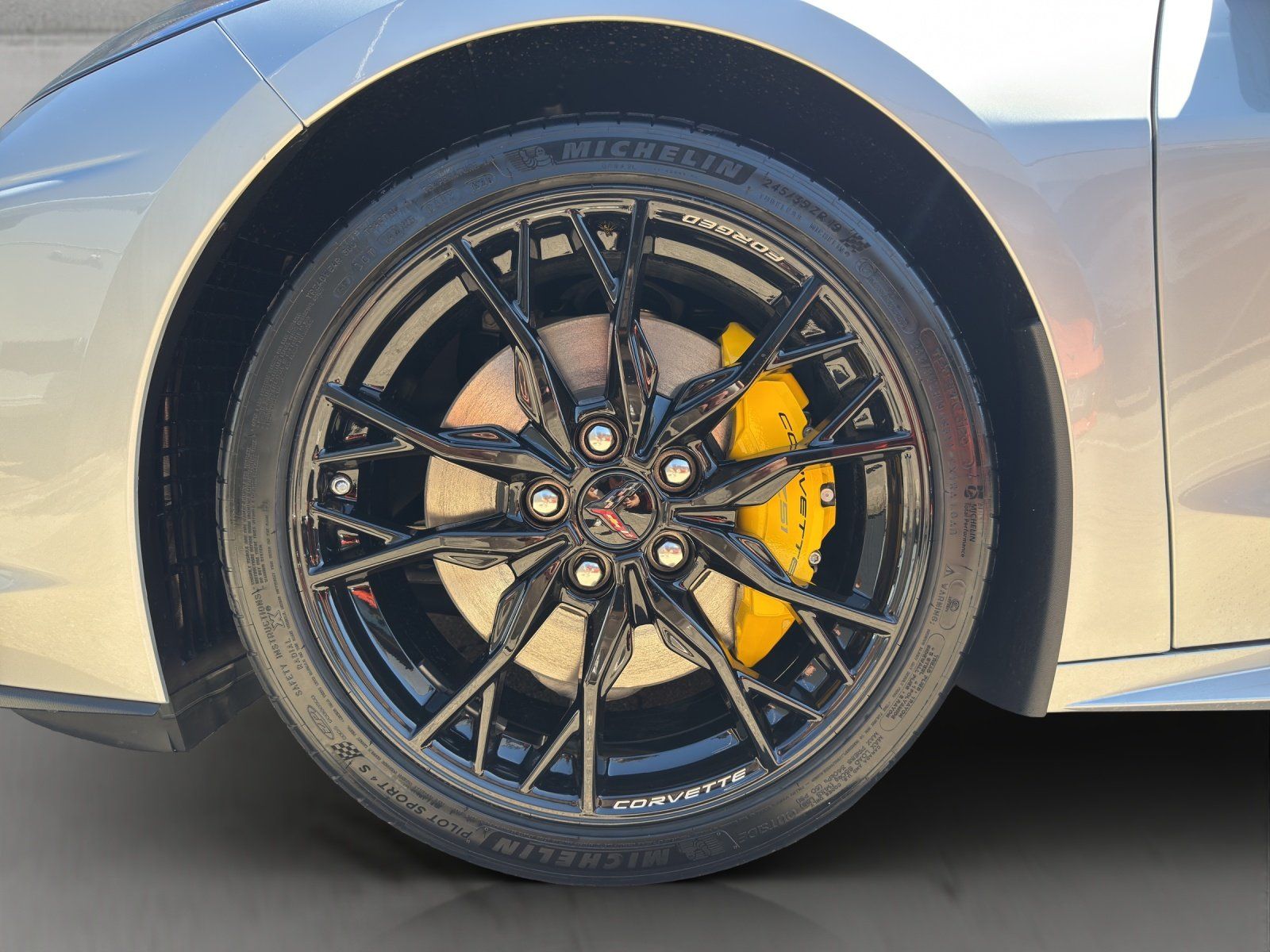 Fahrzeugabbildung Corvette C8 Cabrio 3LT MY2026 MAGNETIC/LIFT/BLADE SILVER
