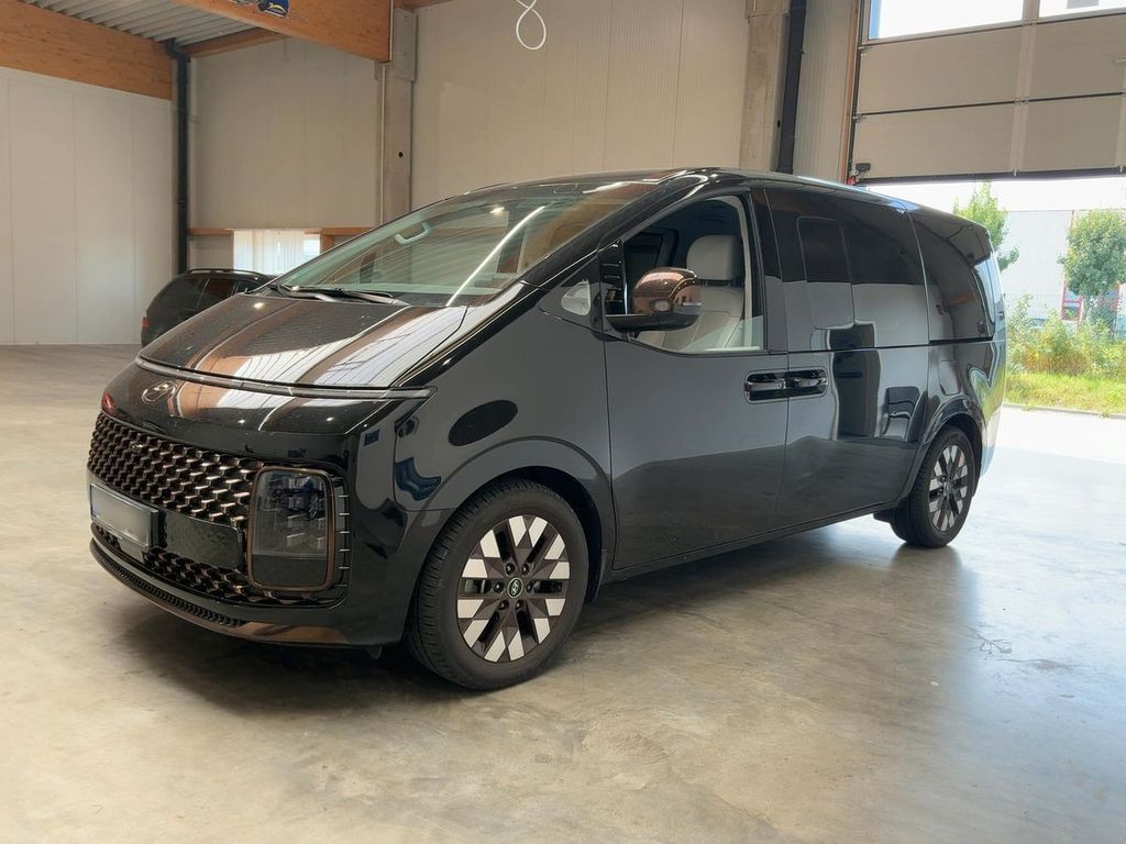Image of Hyundai STARIA