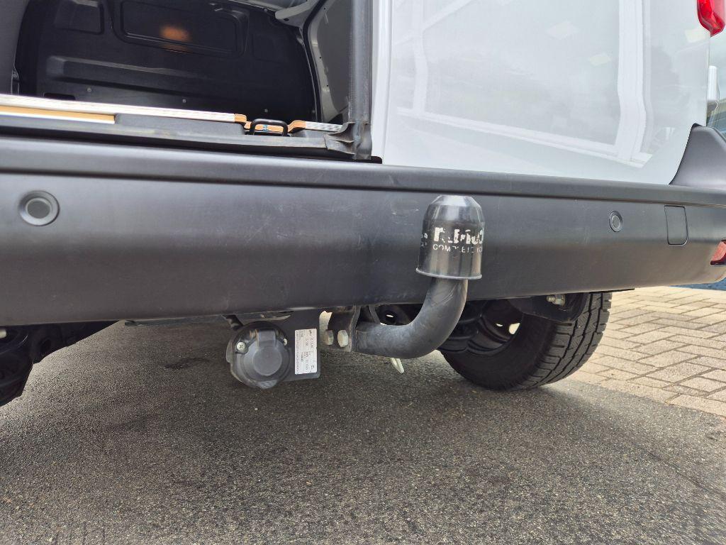 Peugeot Expert L2 HDi 180 EAT8 AHK+KAMERA+SITZHZG