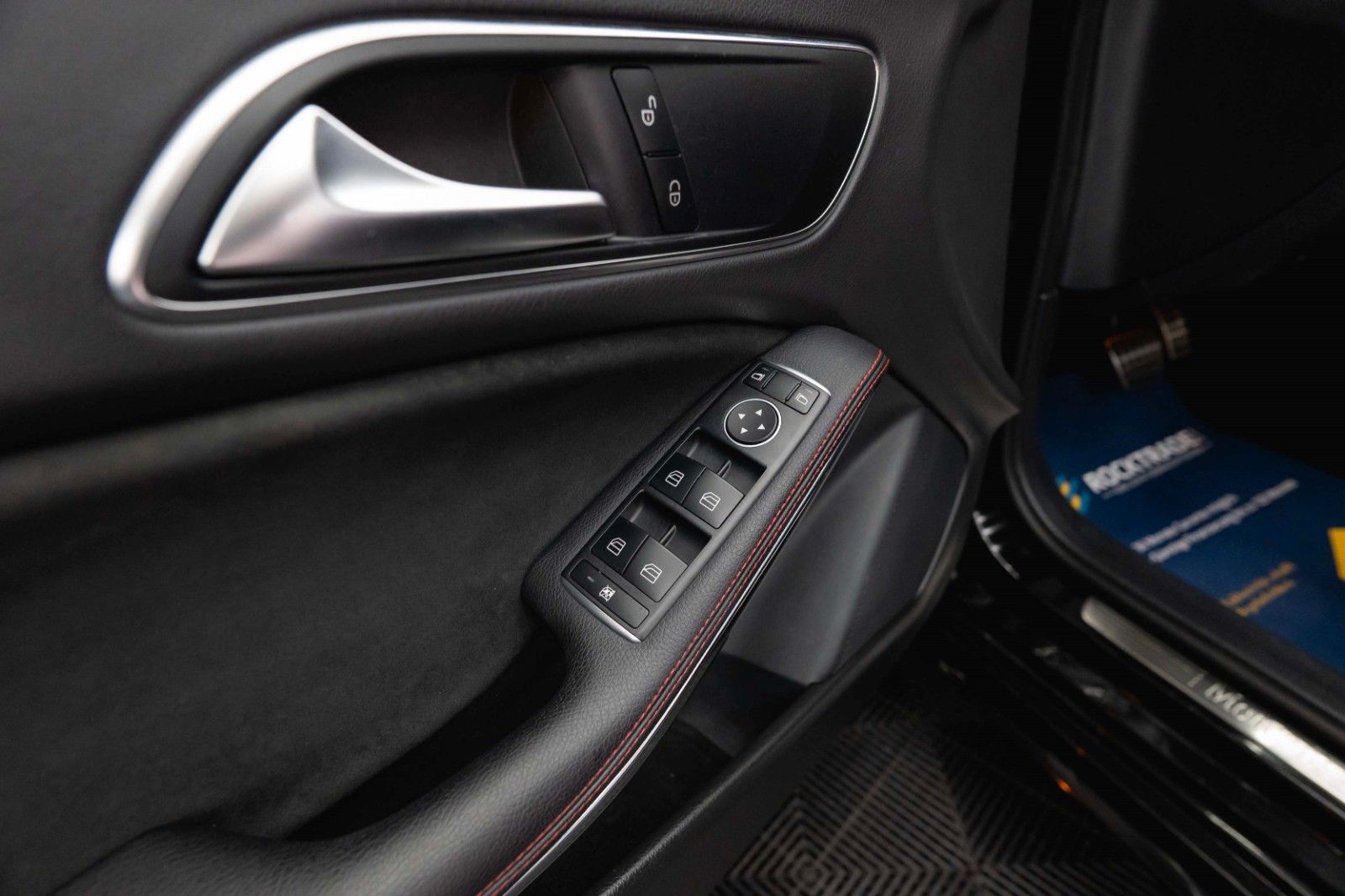 Fahrzeugabbildung Mercedes-Benz CLA 250 Shooting Brake AMG Night-Paket | Pano