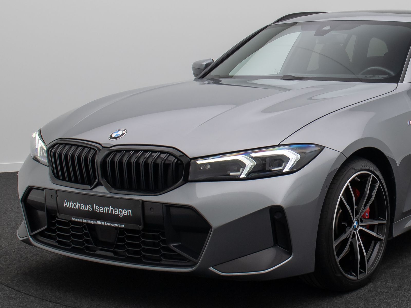 Fahrzeugabbildung BMW 330d xD M Sport ACC Kamera H/K Panorama HUD 19"