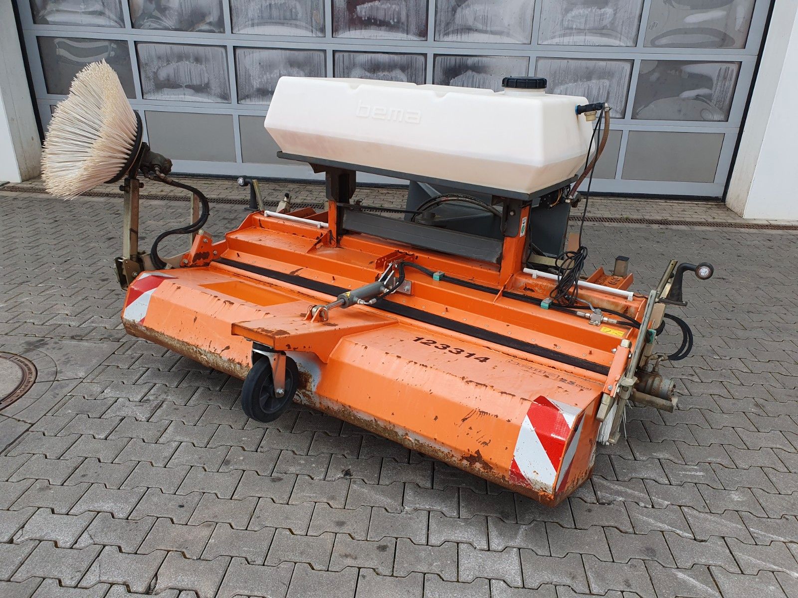 Fahrzeugabbildung Andere Bema 25 Dual Kehrmaschine / 2.050 mm / 2020