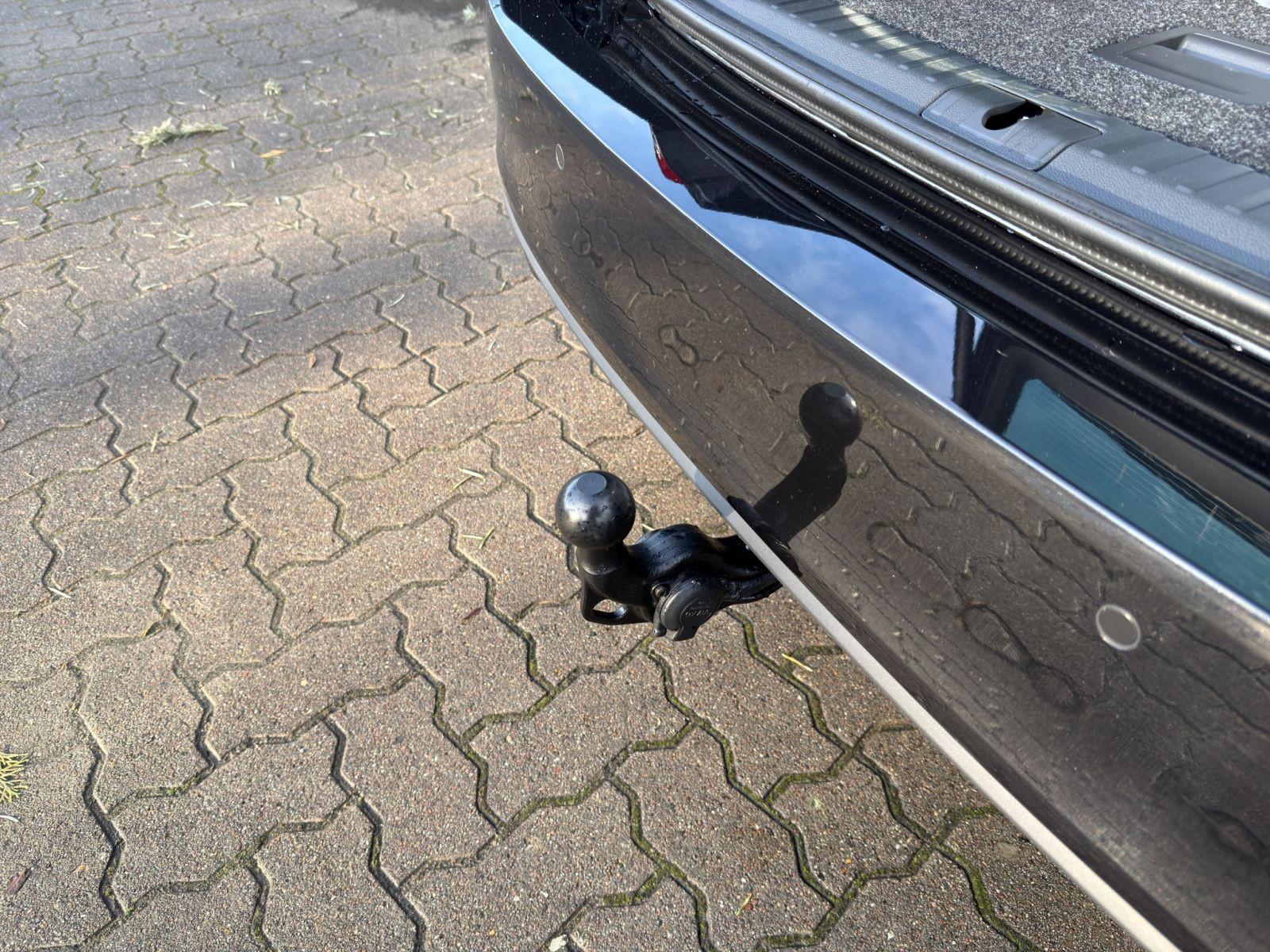 Skoda Octavia Combi 1.5 TSI DSG Balance LED AHK 5Jahre
