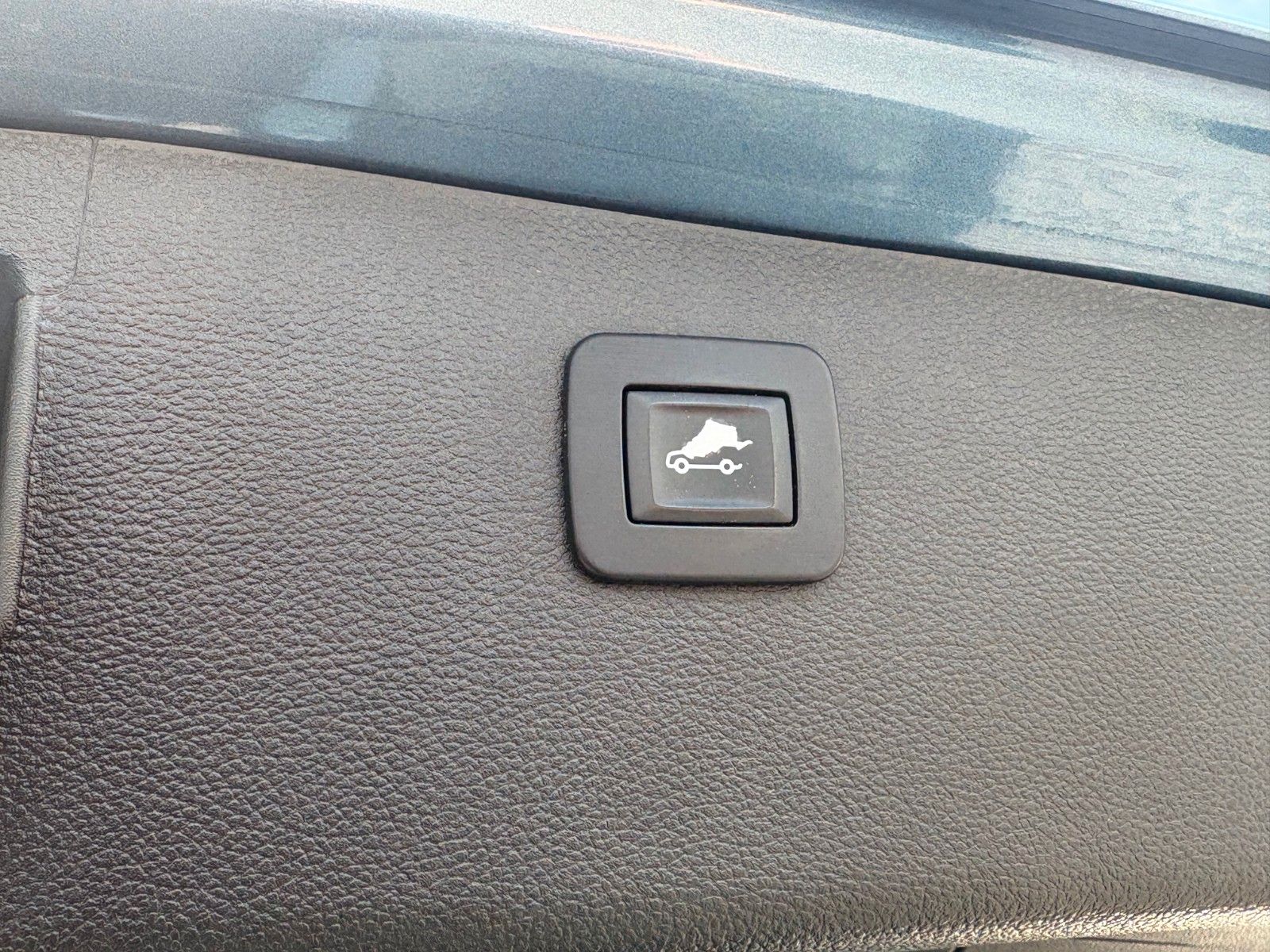 Fahrzeugabbildung Opel Astra K Sports Tourer 1.4 Aut. Navi LED Kamera