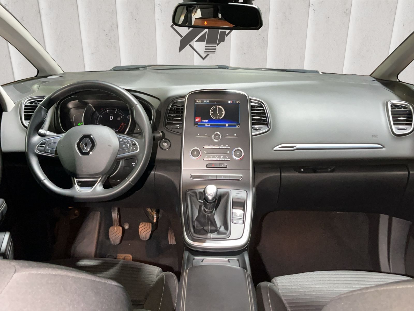 Fahrzeugabbildung Renault Grand Scenic TCE 140*7-Sitzer*Navi*