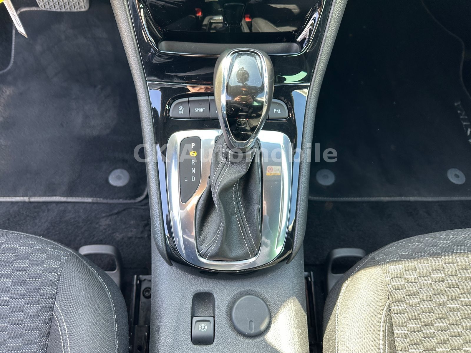 Fahrzeugabbildung Opel Astra K 1.6 Turbo Dynamic Autom./Navi/LED/ACC