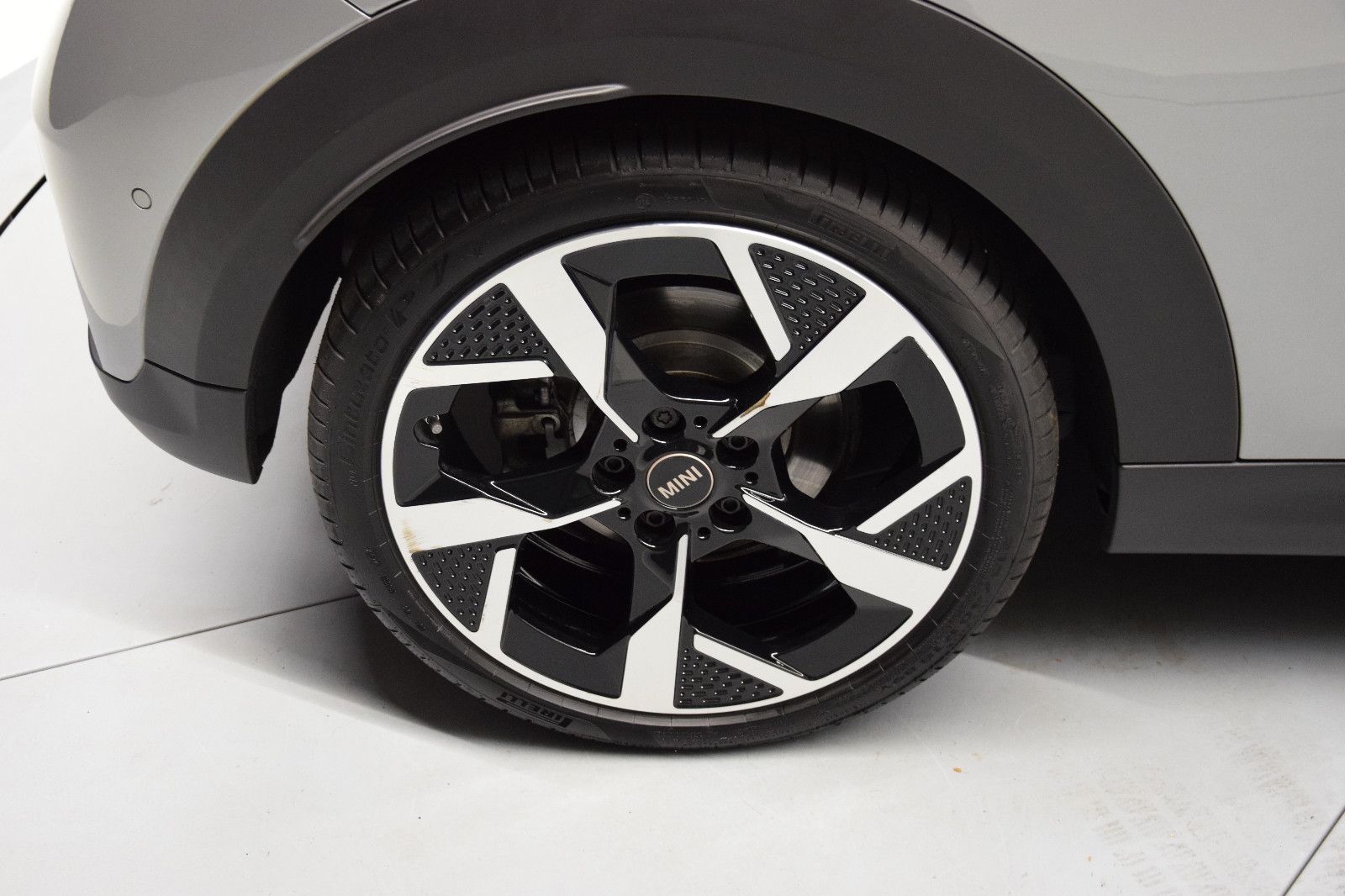 Fahrzeugabbildung MINI CooperCOOPER Mini 3-trg. Favoured Trim HUD Leder