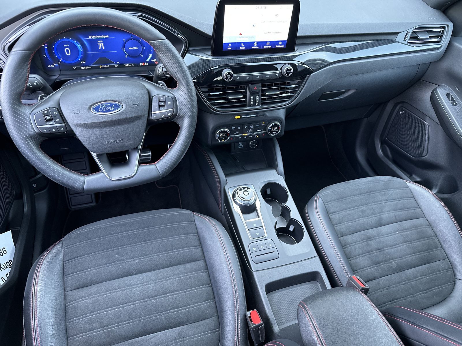 Fahrzeugabbildung Ford Kuga 2.0 EB 4x4 ST-Line X NAV+LED+AHK+B&O+PANORA