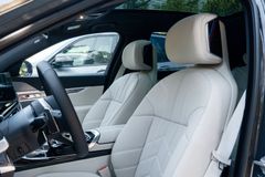 BMW 740 – 12 / 30
