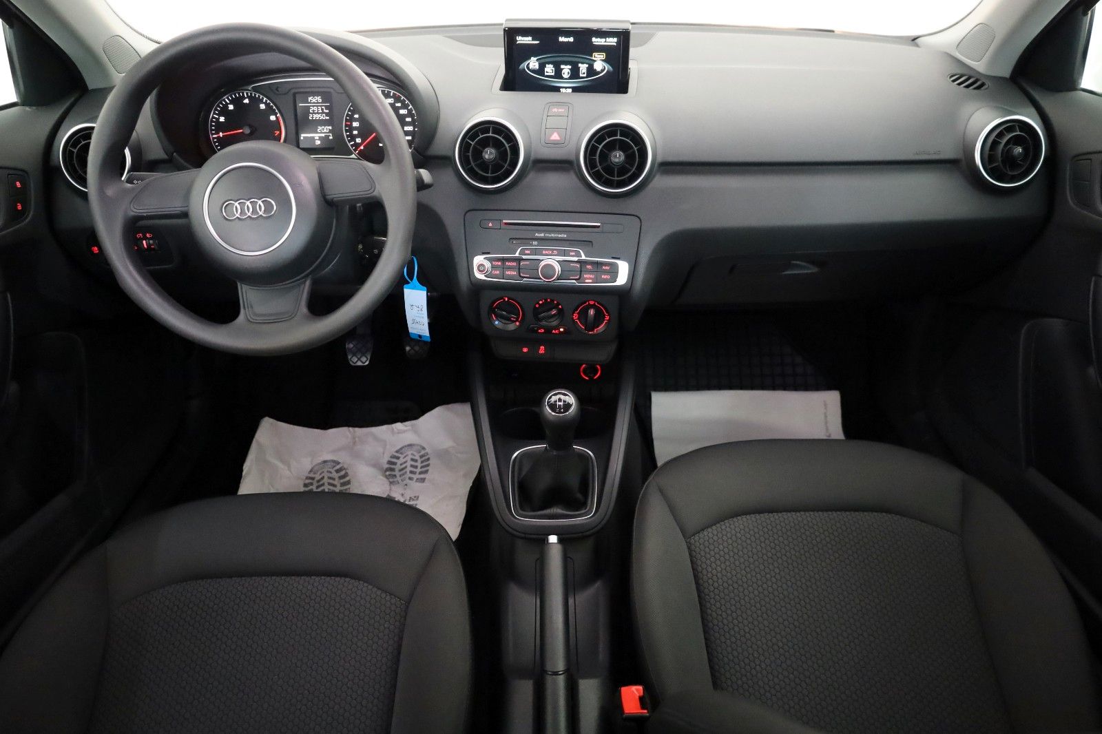 Fahrzeugabbildung Audi A1 Sportback PDC,8-fach bereift!