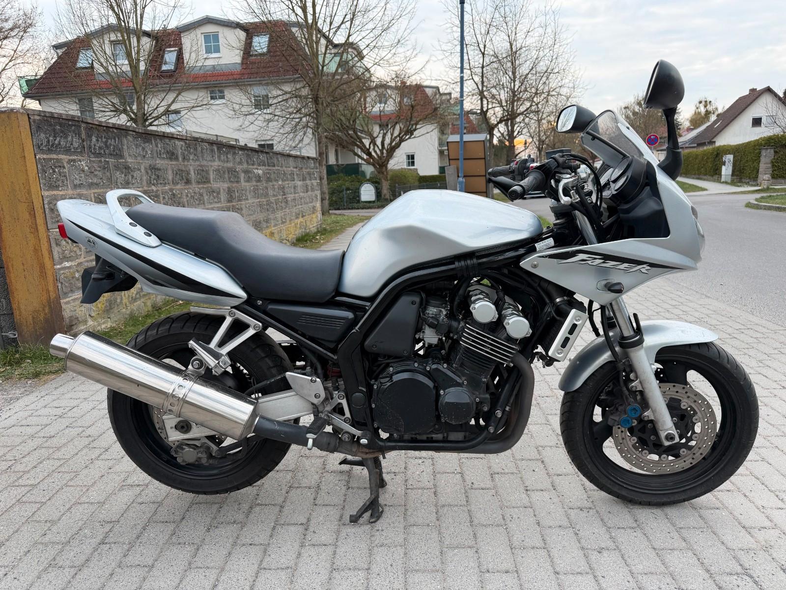 Yamaha FZS 600 1 Jahr Gewährleistung