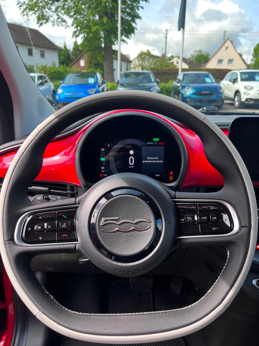 Fahrzeugabbildung Fiat 500e 500 e La Prima