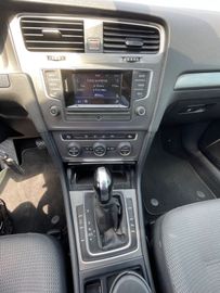 Volkswagen Golf - 9