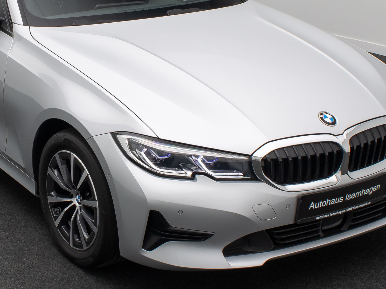 Fahrzeugabbildung BMW 320d Laser HUD DAB HiFi AHK ACC Komfort Sport