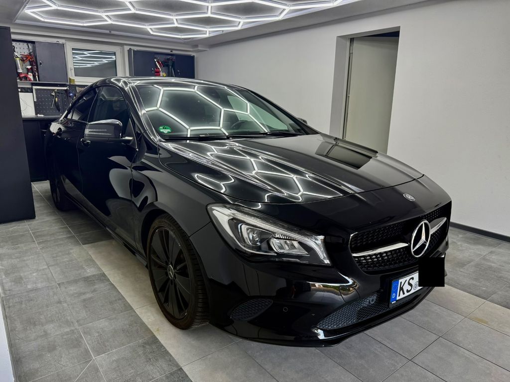 Image of Mercedes-Benz CLA 200