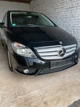 Mercedes-Benz B 180 BlueEFFICIENCY - - Mercedes-Benz B 180: Blueefficiency