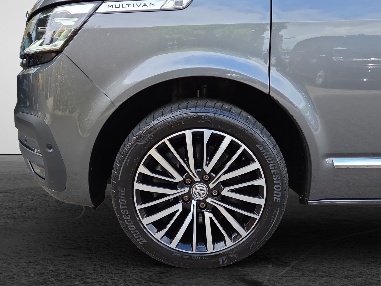 Volkswagen T6 Multivan 2.0 TDI DSG T6.1 Highline LED Navi A foto 6