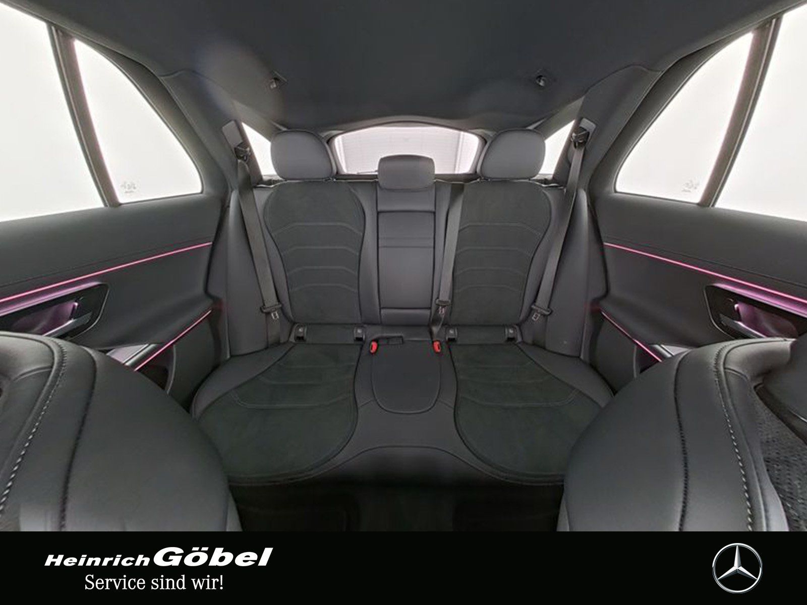 Fahrzeugabbildung Mercedes-Benz E 220 d T AMG+AHK+NIGHT+KAMERA+LED+CARPLAY