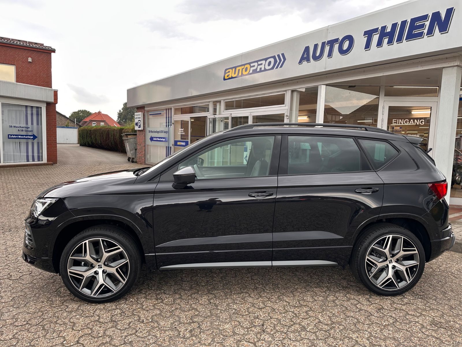 Fahrzeugabbildung SEAT Ateca FR 1.5 TSI DSG AHK/ACC/NAVI/LED/eHeck/SHZ