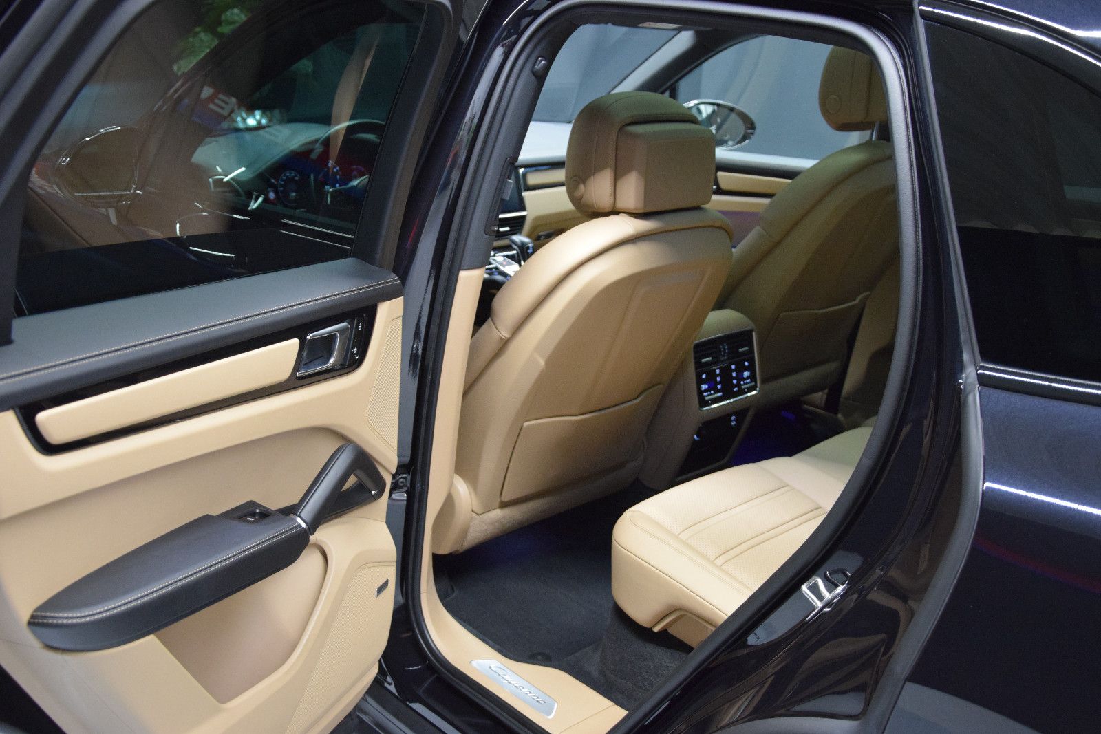 Fahrzeugabbildung Porsche Cayenne S Pano ACC Chrono BOSE HuD Memory 360°