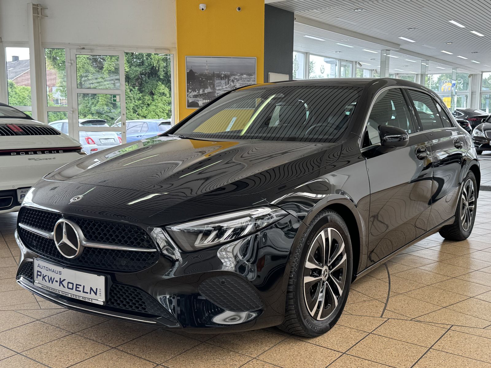 Mercedes-Benz A 180 d KAMERA LED NAVi PDC SPuR