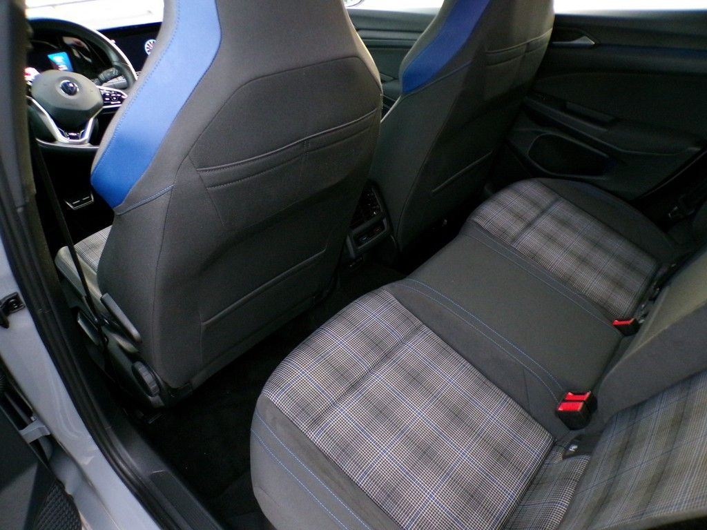 Fahrzeugabbildung Volkswagen Golf VIII 1,4 GTE DSG *LEDMatrix*NAVI*DigitalCoc