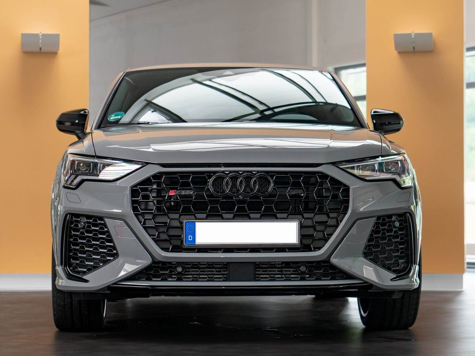 Fahrzeugabbildung Audi RS Q3 SB Essential Garantie`28 im Kundenauftrag