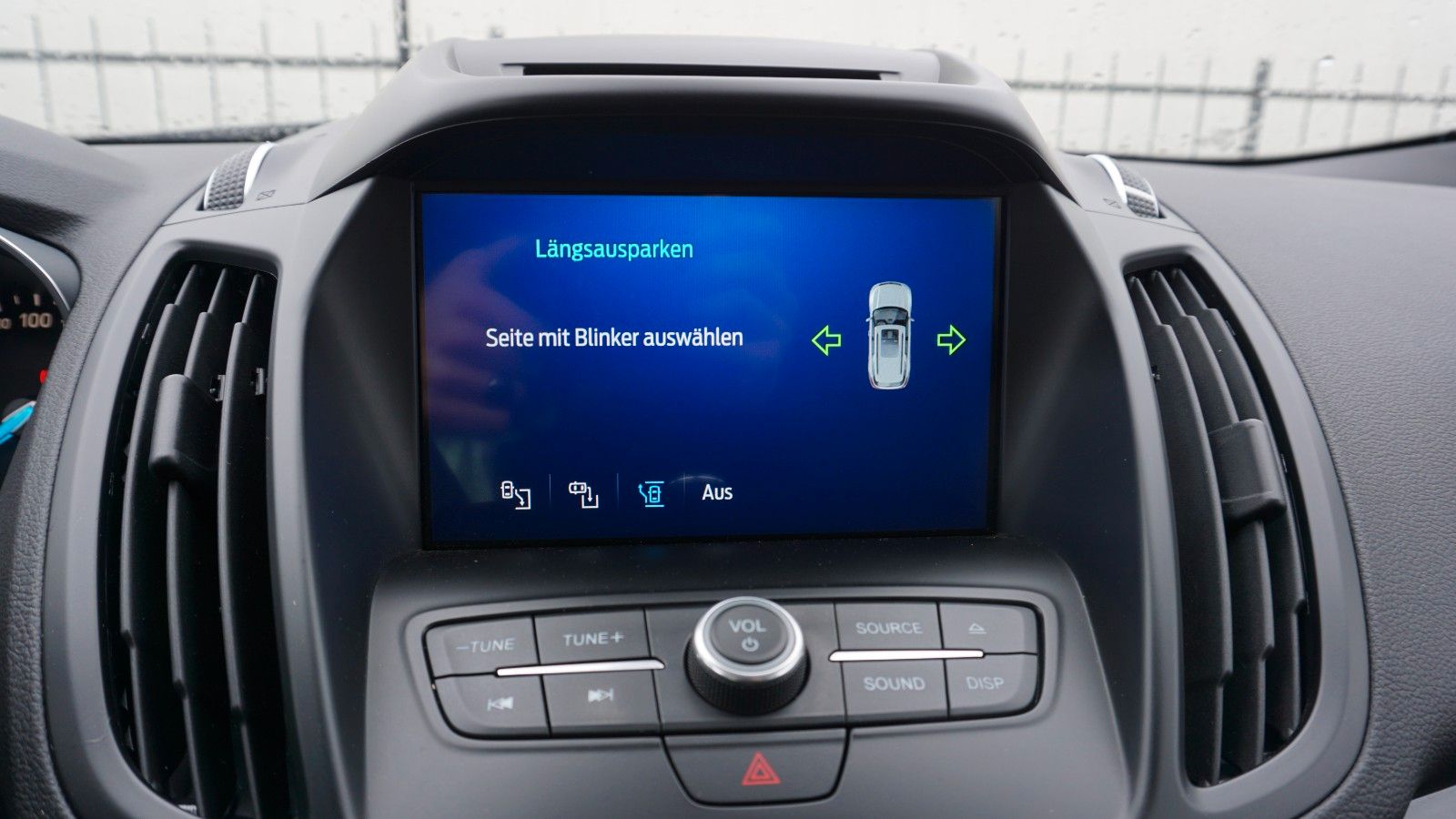 Fahrzeugabbildung Ford Kuga Titanium, Navi, Allrad, PDC, LED