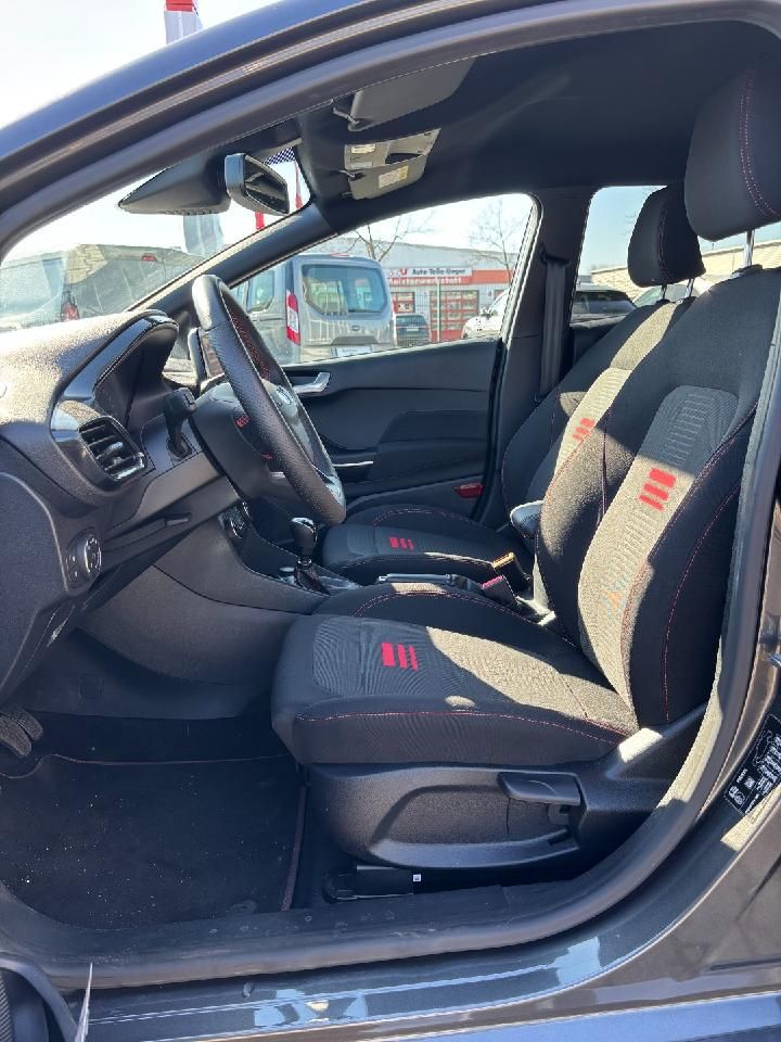 Fahrzeugabbildung Ford Fiesta ST-Line