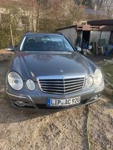 Mercedes-Benz E 200 KOMPRESSOR CLASSIC Classic - Mercedes-Benz E 200 mit Benzin-Antrieb: Luftfederung, Limousine