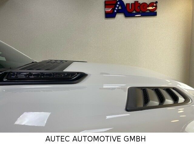 Fahrzeugabbildung Dodge LARAMIE CREW CAB SPORT  12"  HEMI 4x4