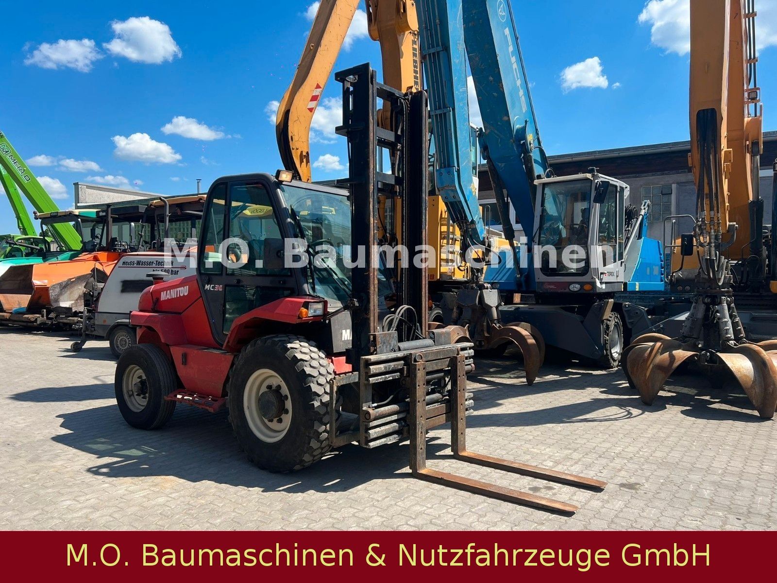 Fahrzeugabbildung Manitou MC 30 / Drehkranz / SS /Duplex / 3t / 4m /