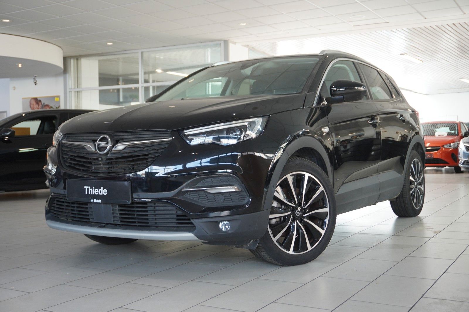 Fahrzeugabbildung Opel Grandland (X) 1.6 PHEV ULTIMATE NAVI/LED/360°/SH