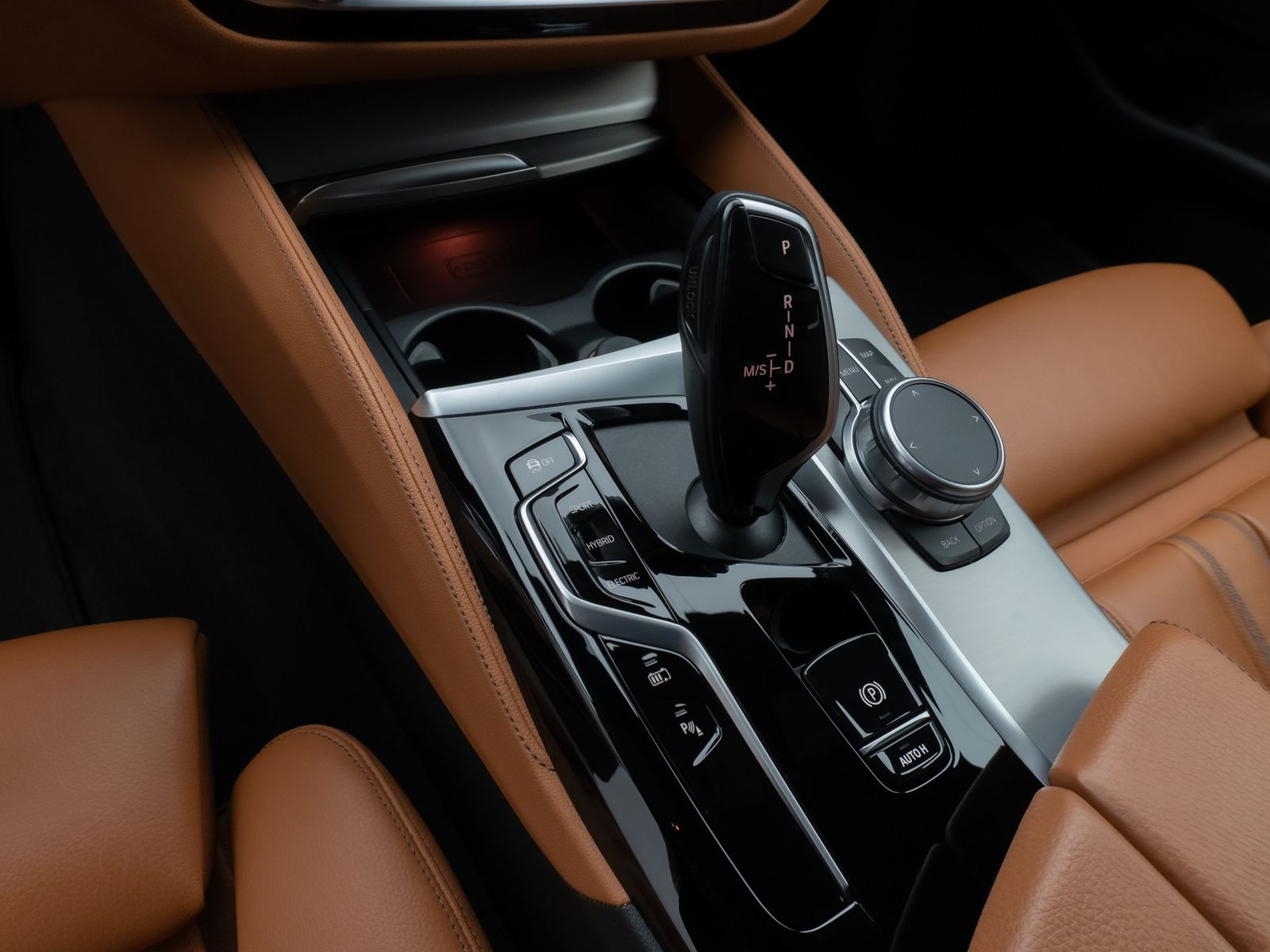 Fahrzeugabbildung BMW 530e xD M Sport HUD DAB Laser HiFi AHK Komfort